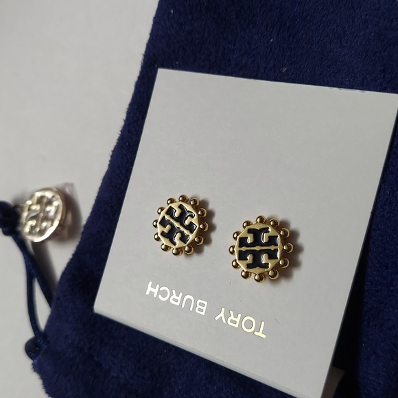 Tory Burch 'Winslow' Logo Stud Earrings - Picture 3 of 8